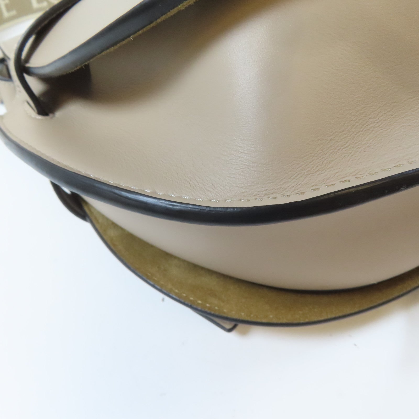 LOEWE 牛皮皮革Small Gate Bag金扣肩背袋米色