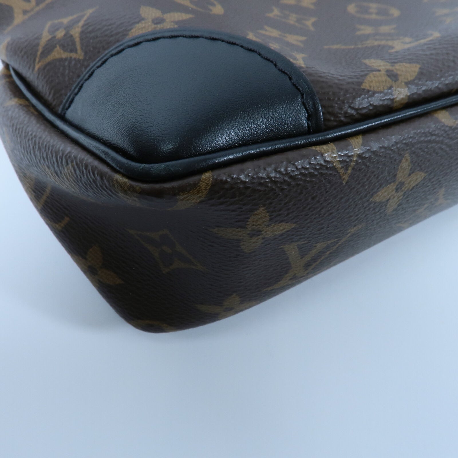 LOUIS VUITTON Monogram Odeon PM肩背袋