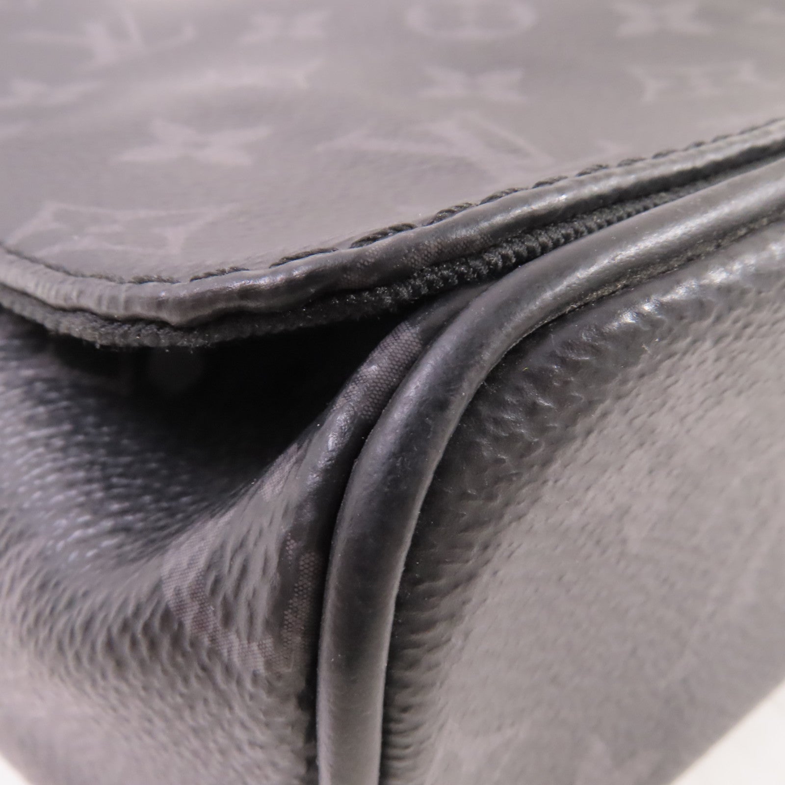 LOUIS VUITTON 【激減優惠】Monogram Eclipse District PM Shoulder Bag銀扣肩背袋黑色