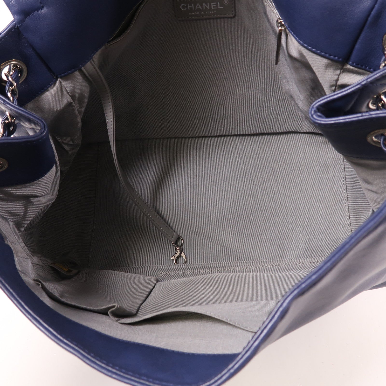 CHANEL 牛皮皮革Shoulder Bag銀扣鏈帶肩背袋