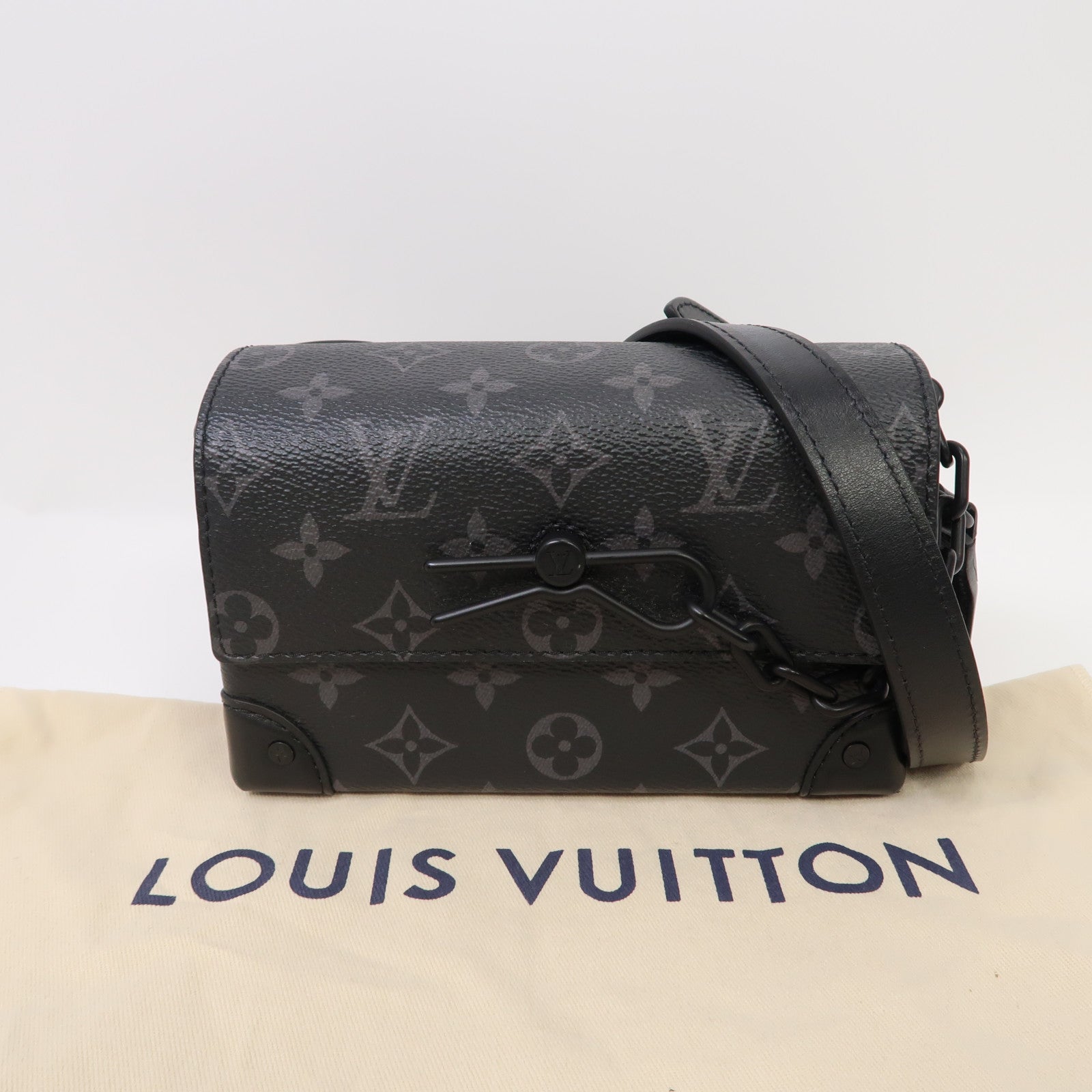 LOUIS VUITTON Monogram Eclipse Steamer肩背袋黑色