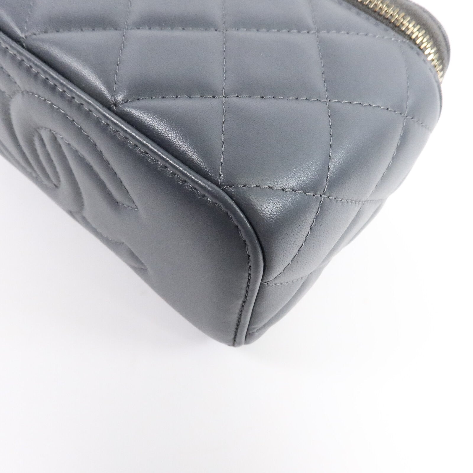 CHANEL 羊皮皮革Vanity Case Gold Ball鏈帶肩背袋