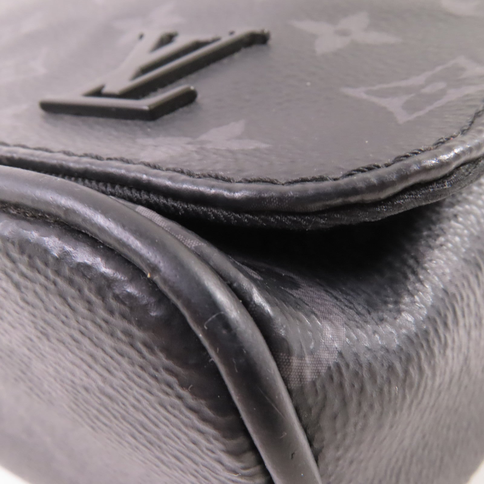 LOUIS VUITTON 【激減優惠】Monogram Eclipse District PM Shoulder Bag銀扣肩背袋黑色