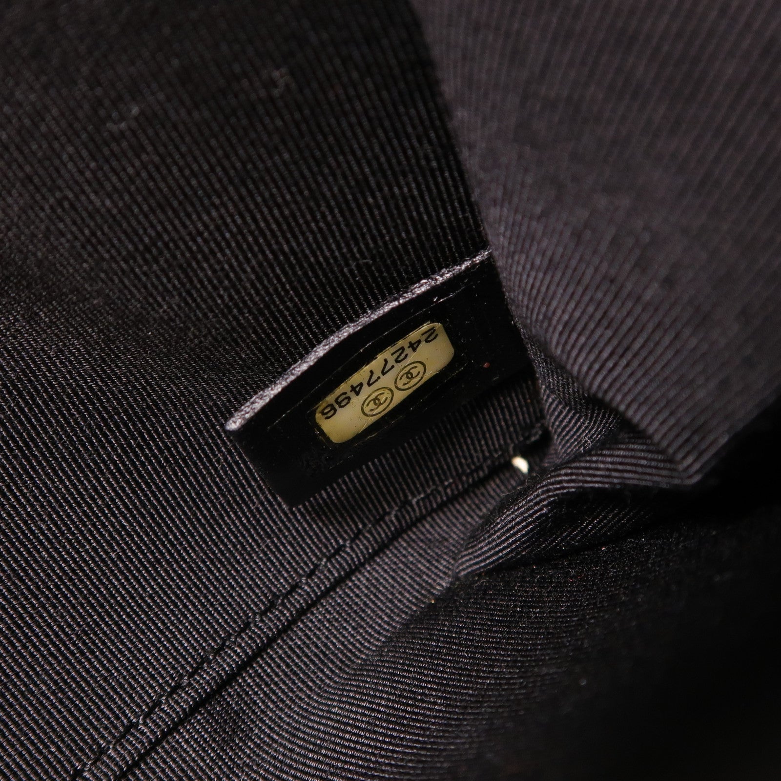 CHANEL 牛皮皮革Shoulder Bag金扣鏈帶肩背袋