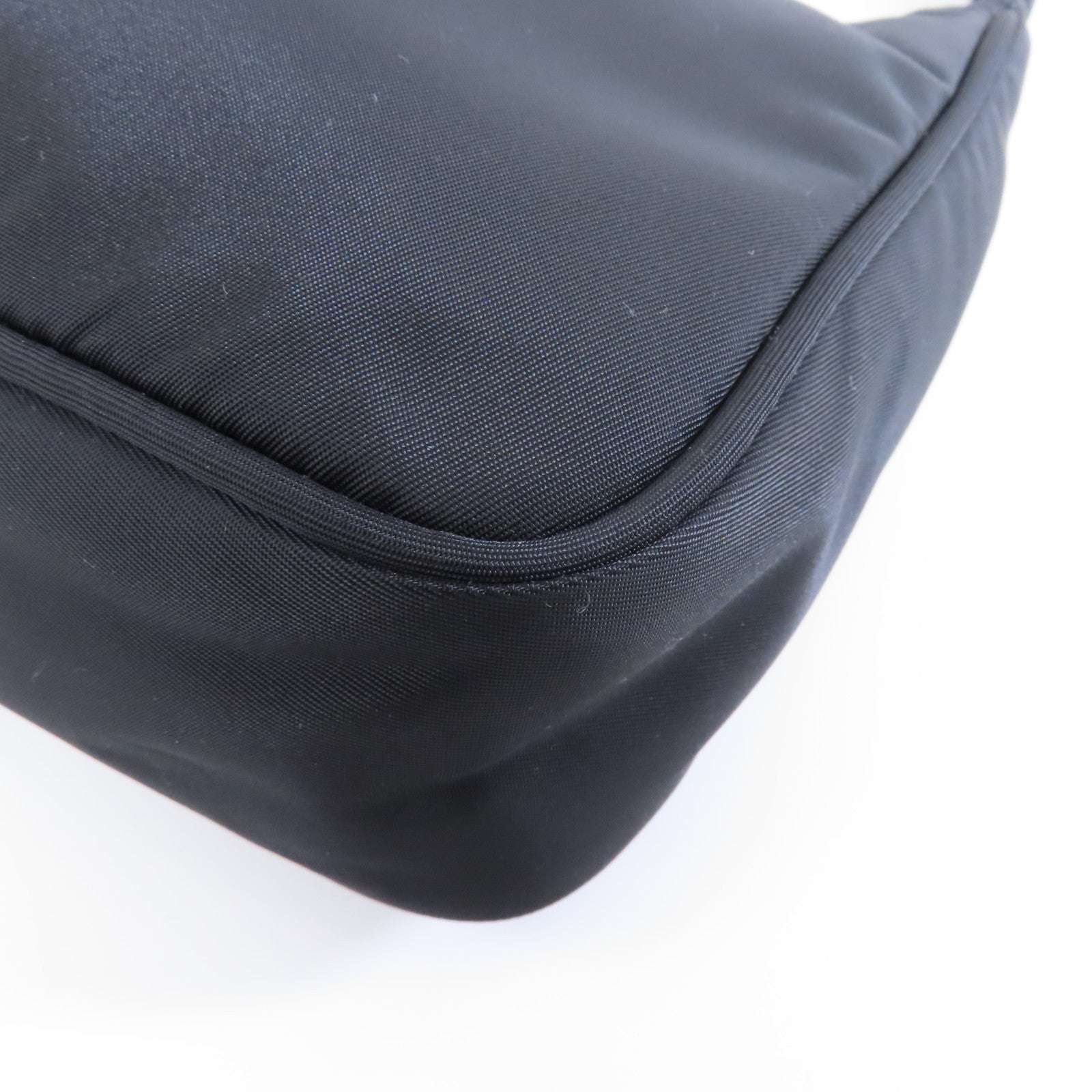 PRADA 尼龍Shoulder Bag銀扣肩背袋黑色