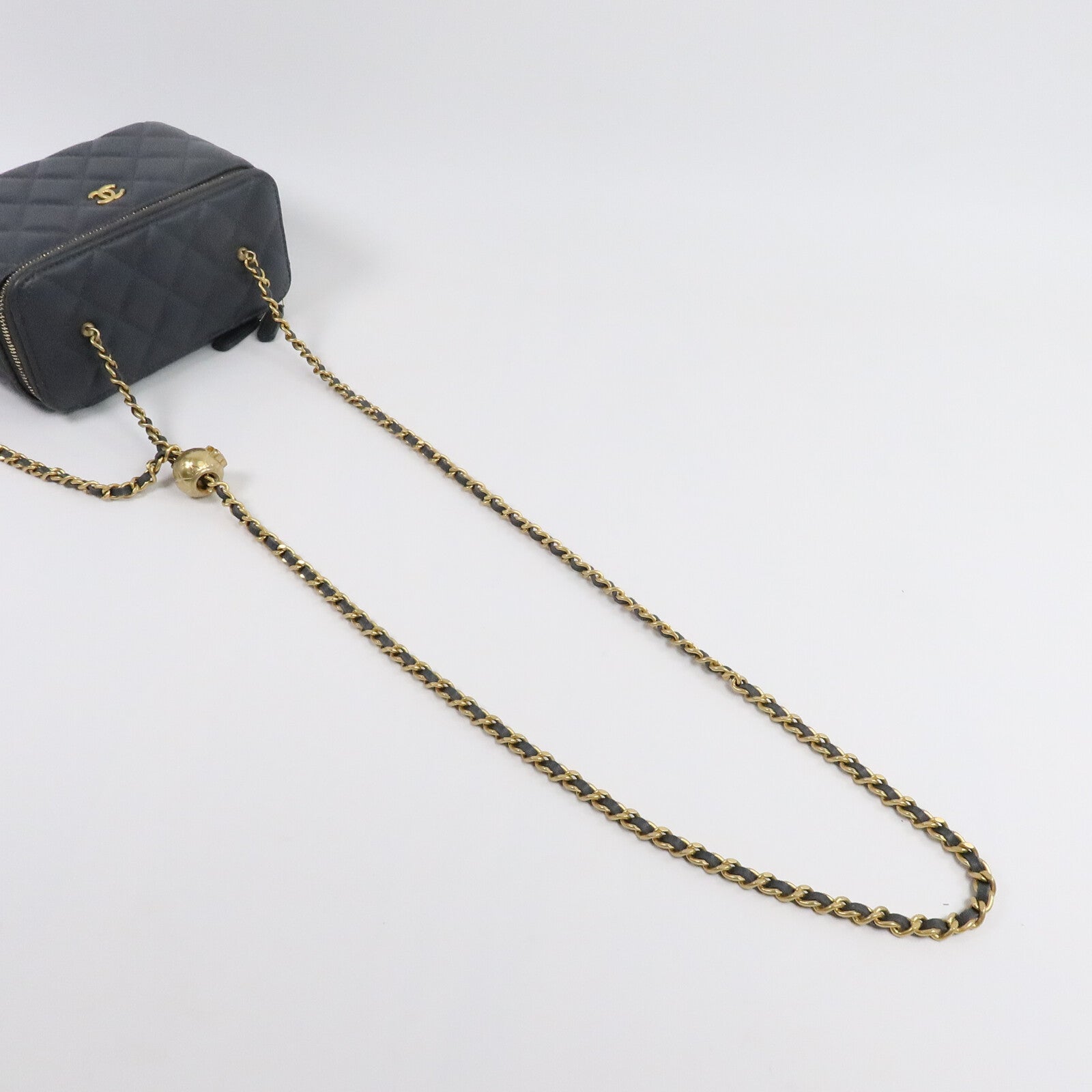 CHANEL 羊皮皮革Vanity Case Gold Ball鏈帶肩背袋