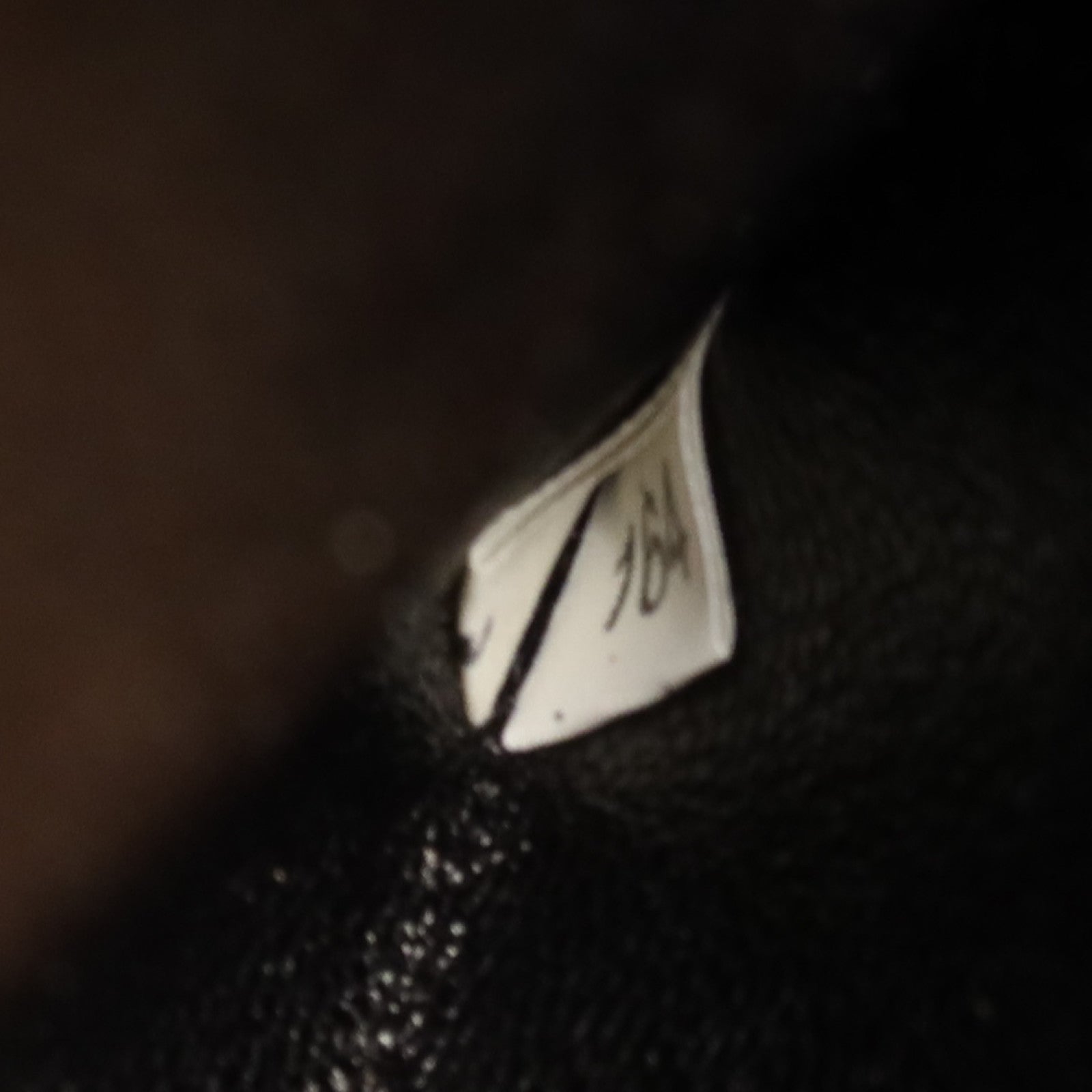 PRADA 牛皮皮革Briefcase銀扣公事包