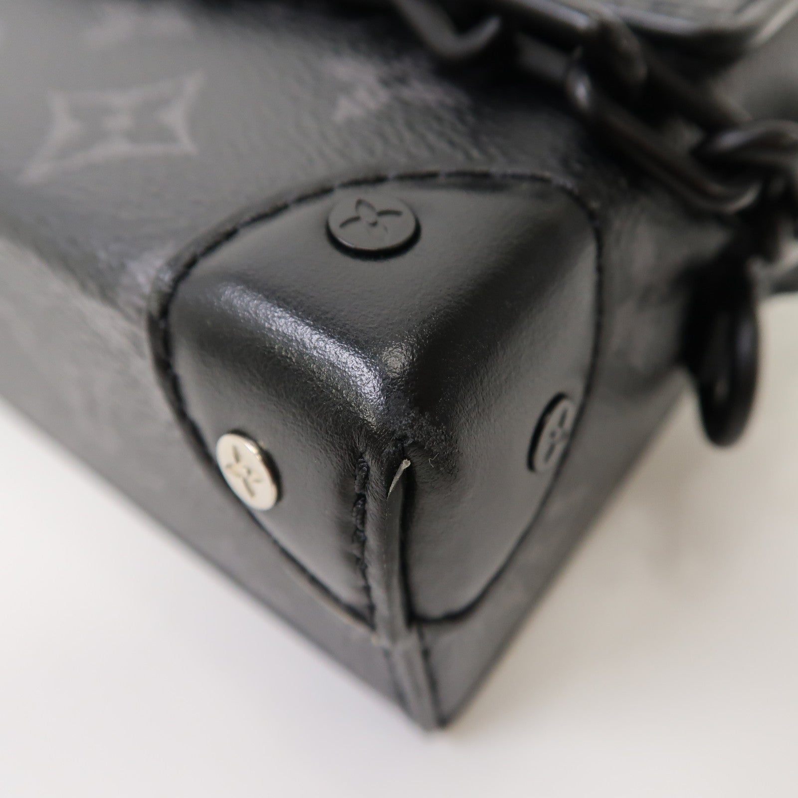LOUIS VUITTON Monogram Eclipse Steamer肩背袋黑色