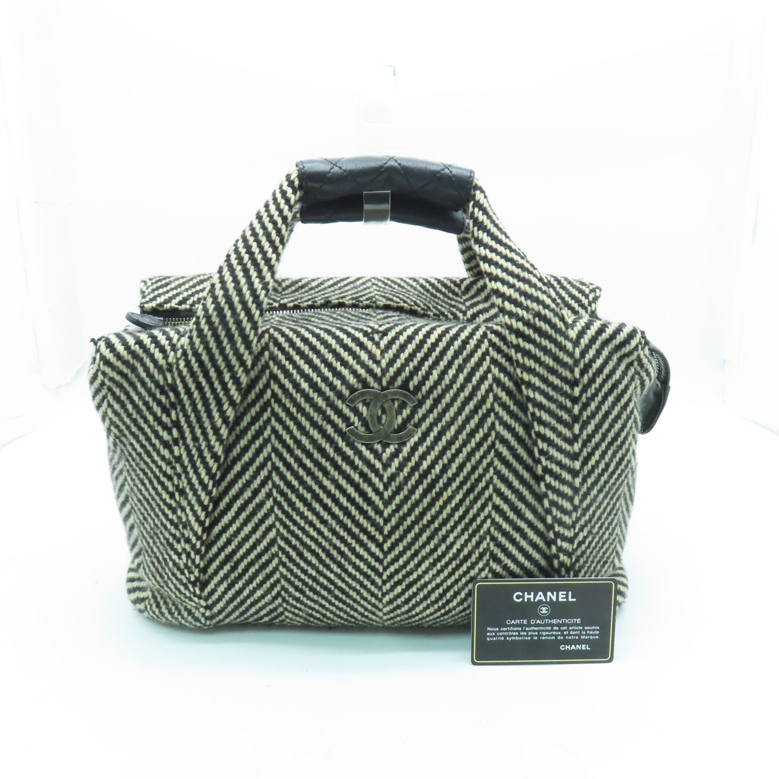 CHANEL 【清倉大減價】菱格牛皮皮革Tweed Hand Bag銀扣手挽袋黑色/白色