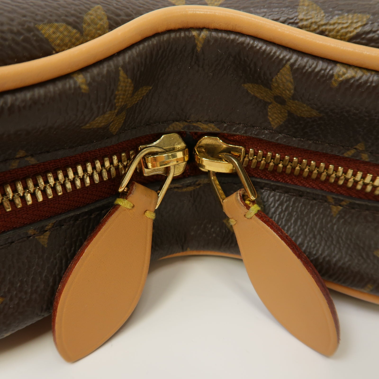 LOUIS VUITTON Monogram Game On Coeur金扣肩背袋啡色