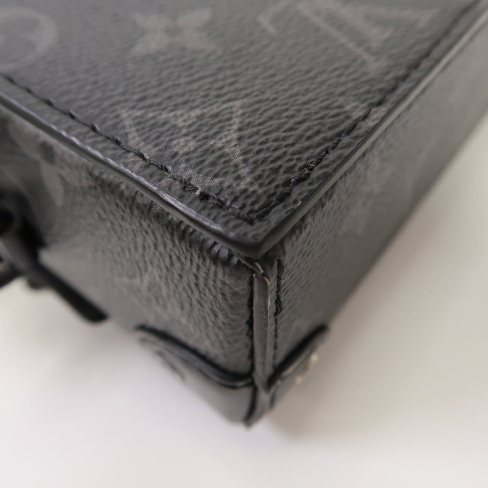 LOUIS VUITTON Monogram Eclipse Steamer肩背袋黑色