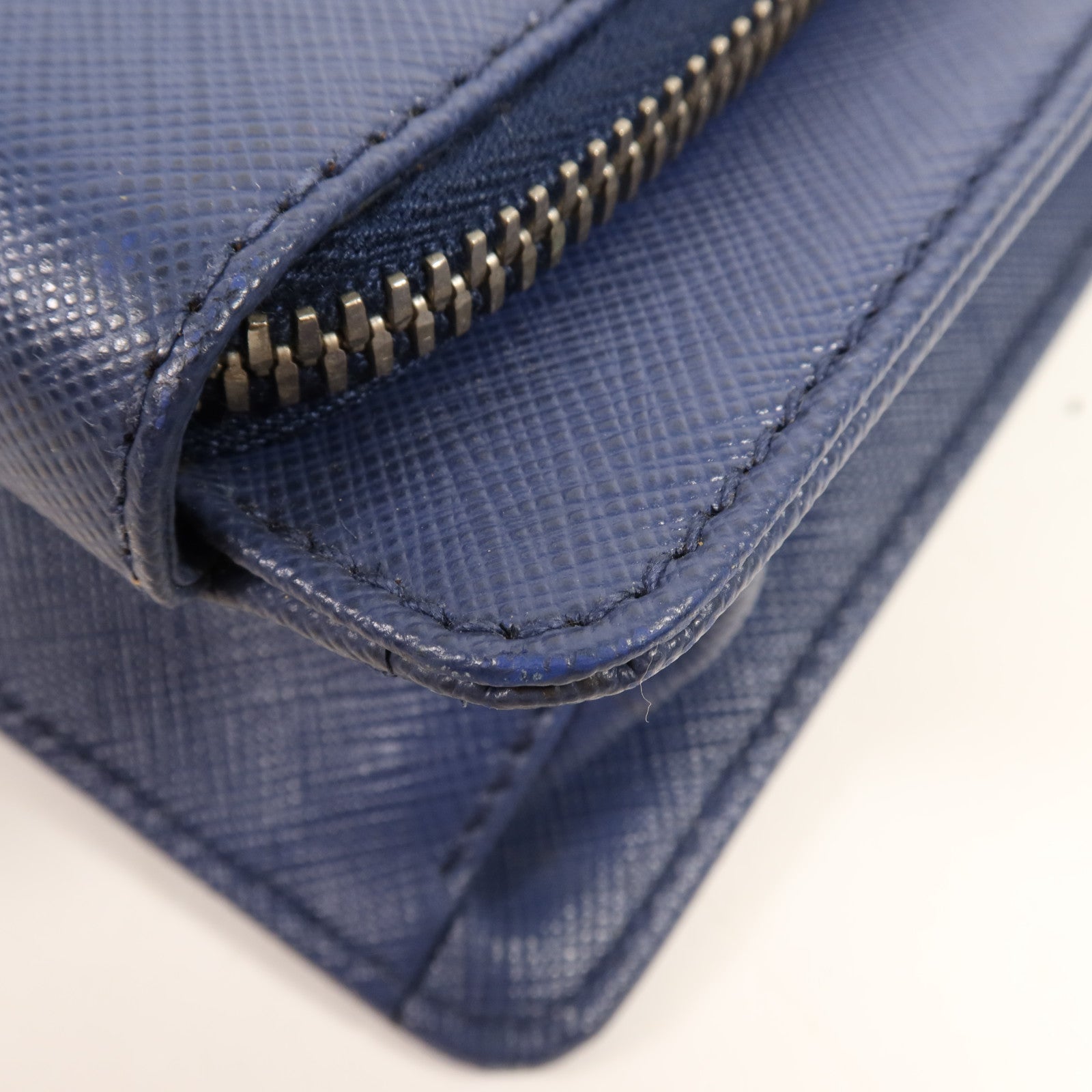 PRADA 牛皮皮革Briefcase銀扣公事包