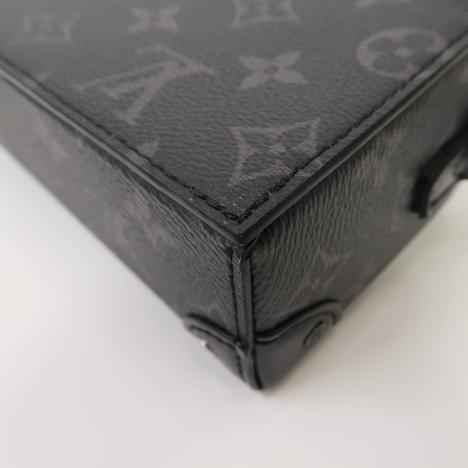 LOUIS VUITTON Monogram Eclipse Steamer肩背袋黑色