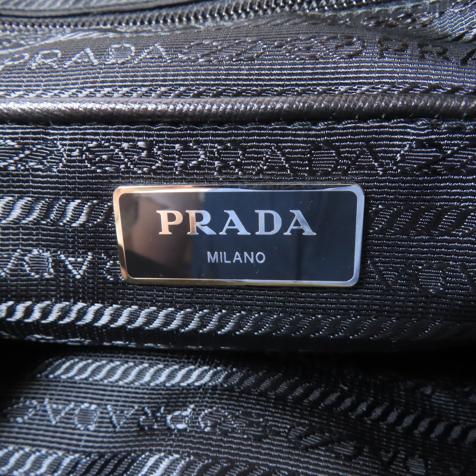 PRADA 尼龍Rucksack銀扣背包綠色