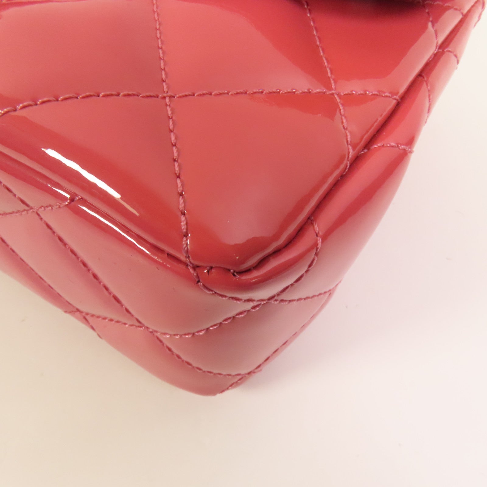 CHANEL 漆皮皮革Chain Shoulder銀扣鏈帶肩背袋