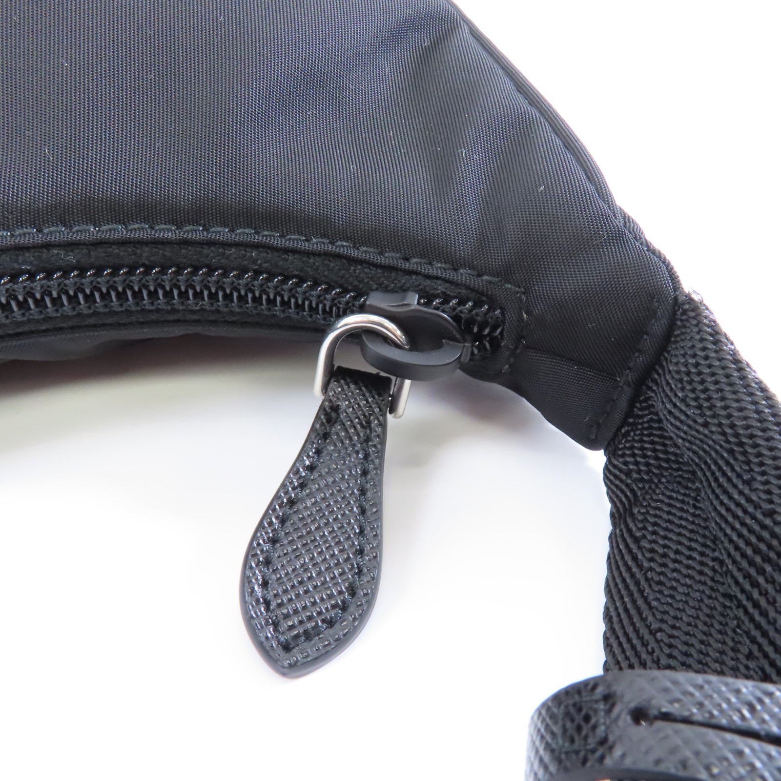 PRADA 尼龍Shoulder Bag銀扣肩背袋黑色
