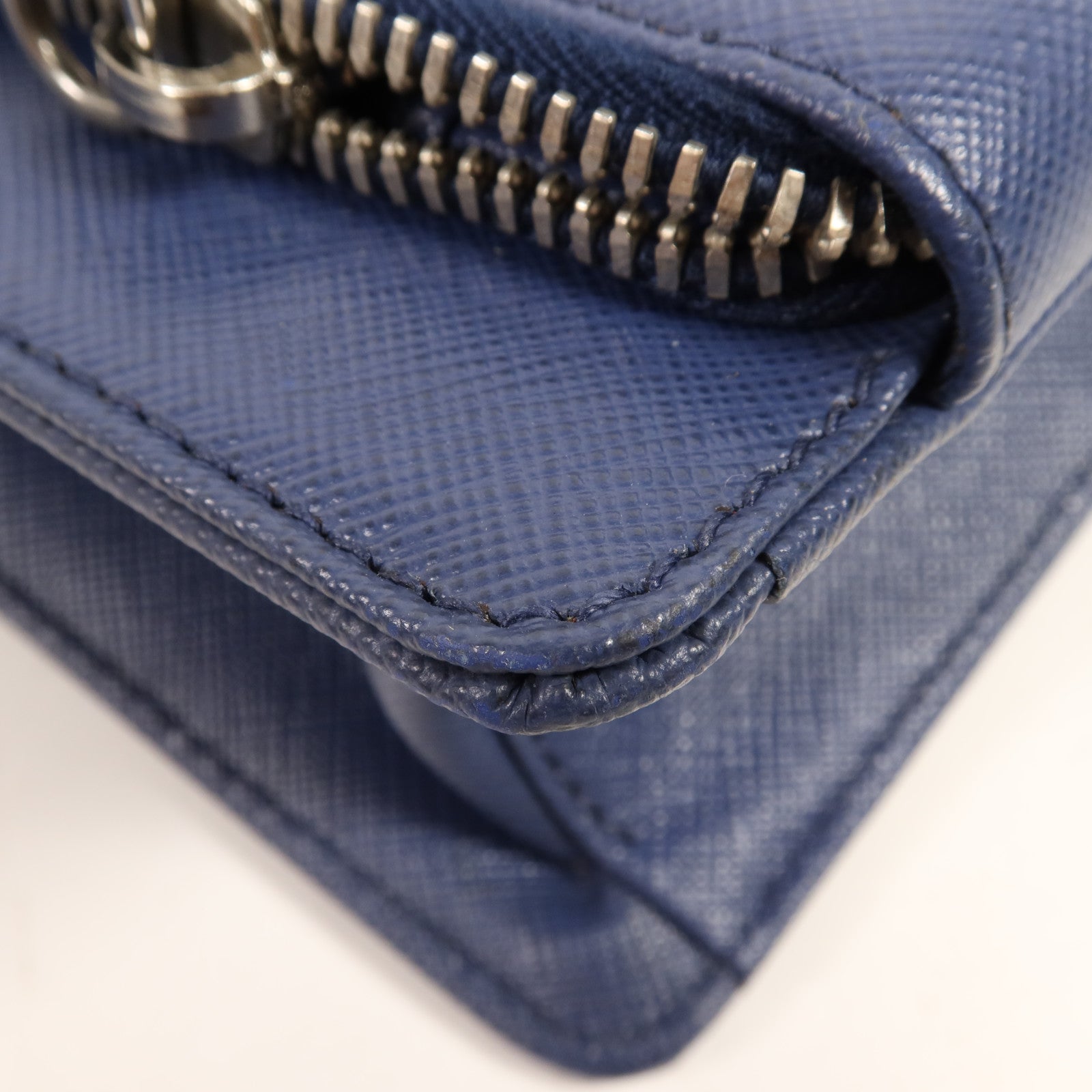 PRADA 牛皮皮革Briefcase銀扣公事包