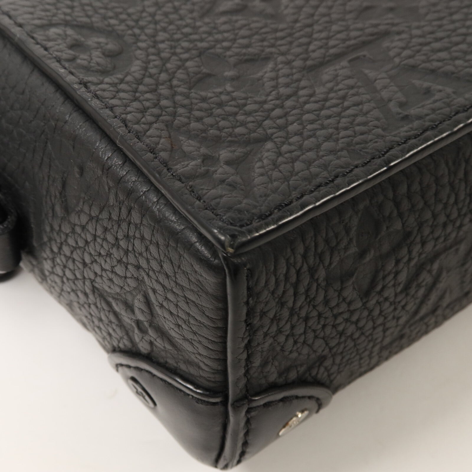 LOUIS VUITTON Monogram Eclipse Steamer Wearable Wallet肩背袋