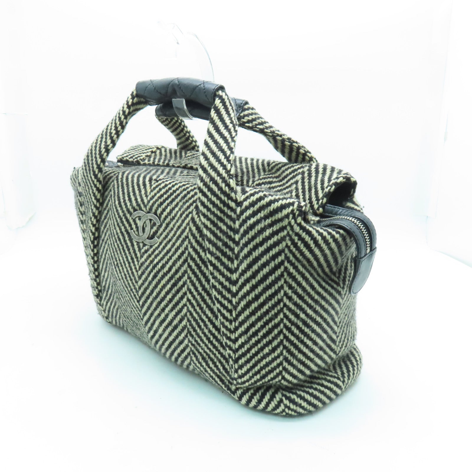 CHANEL 【清倉大減價】菱格牛皮皮革Tweed Hand Bag銀扣手挽袋黑色/白色