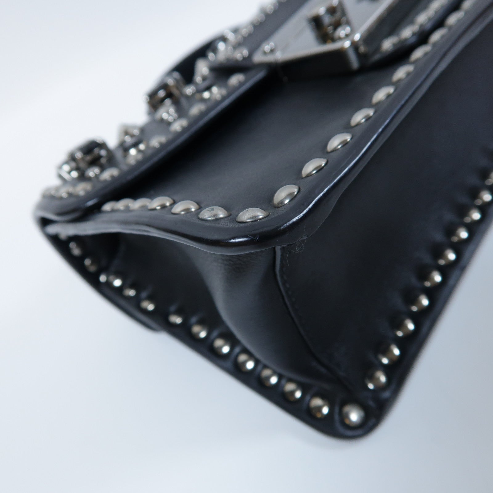 Miu Miu 牛皮皮革2 Way Shoulder銀扣手挽肩背兩用袋黑色