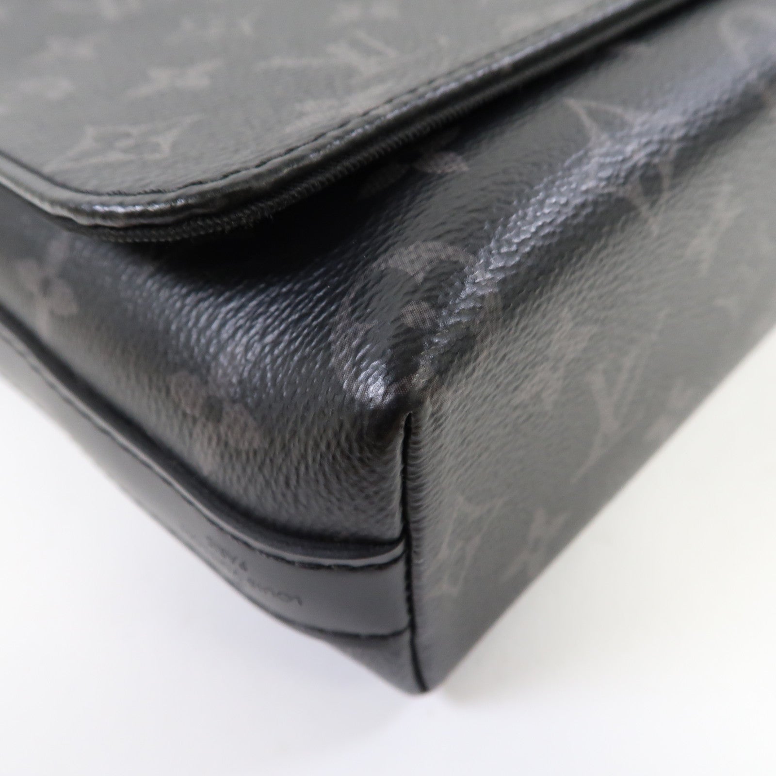LOUIS VUITTON Monogram Eclipse District PM銀扣肩背袋黑色