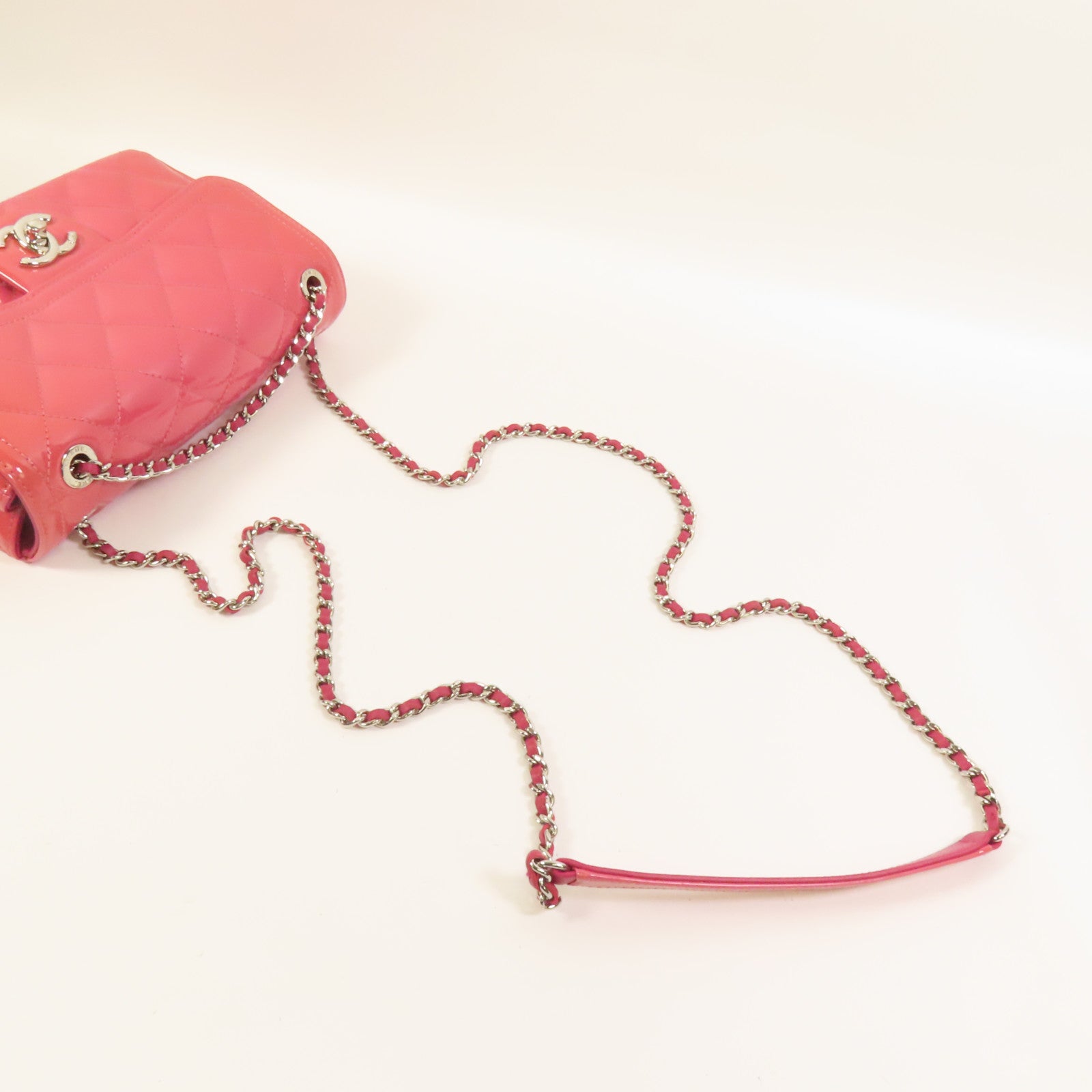 CHANEL 漆皮皮革Chain Shoulder銀扣鏈帶肩背袋