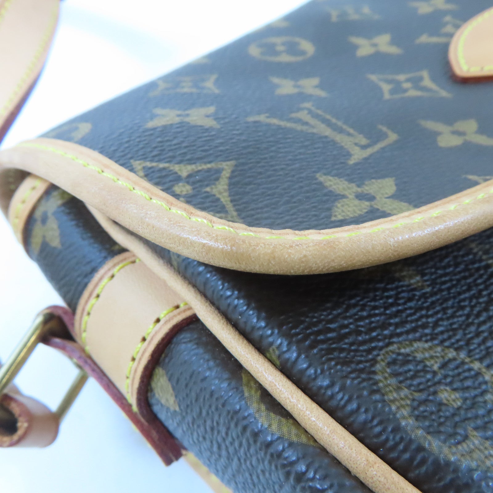 LOUIS VUITTON Monogram Sologne金扣肩背袋啡色