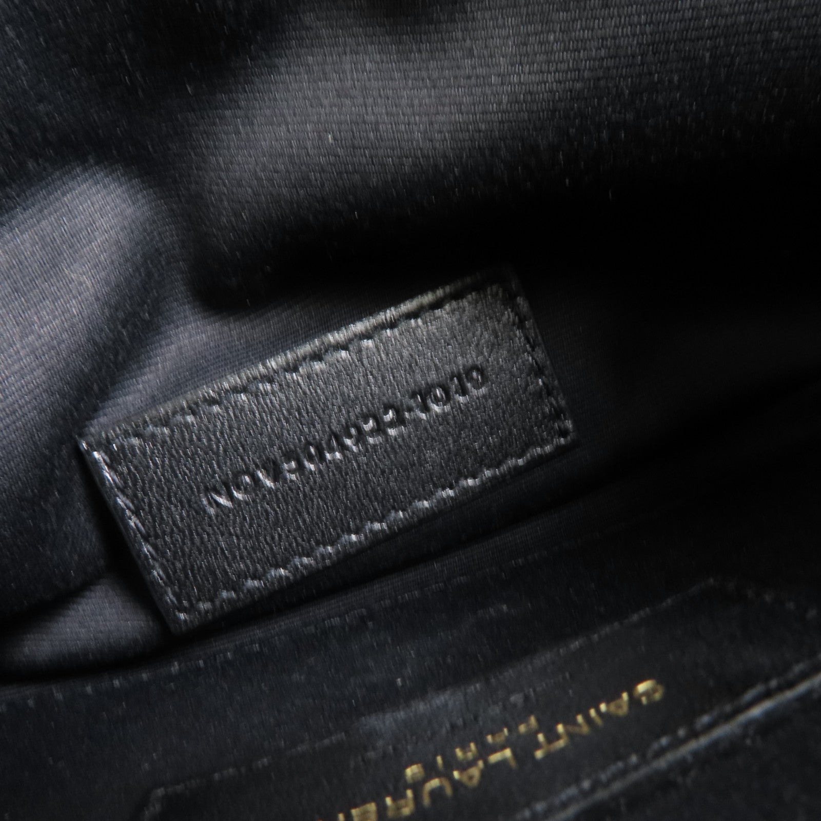 SAINT LAURENT 牛皮皮革Clutch Bag金扣手拿包