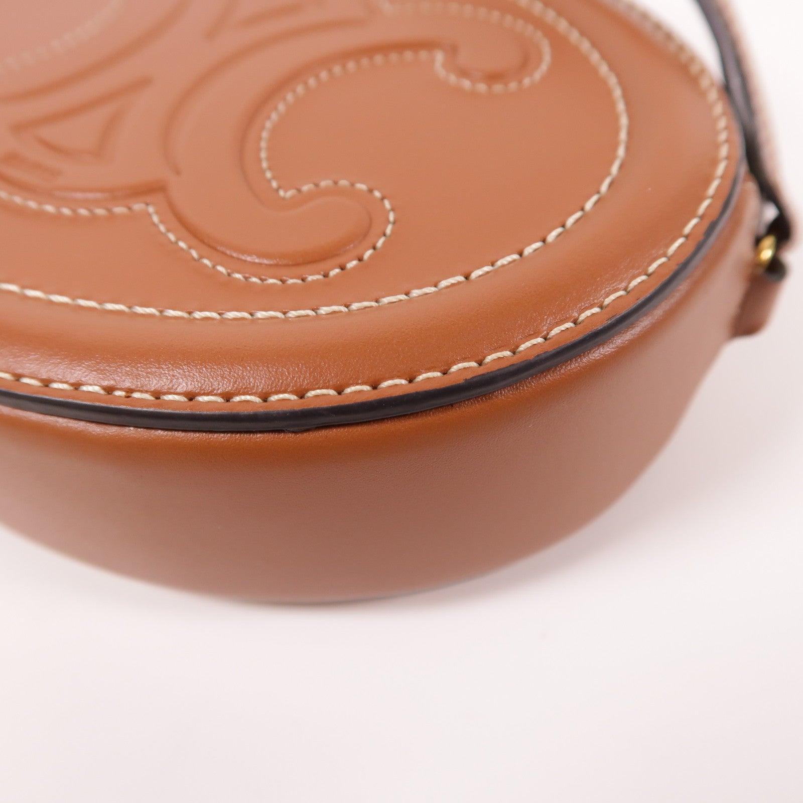 CELINE 皮革Oval Purse Cuir Triomphe金扣肩背袋