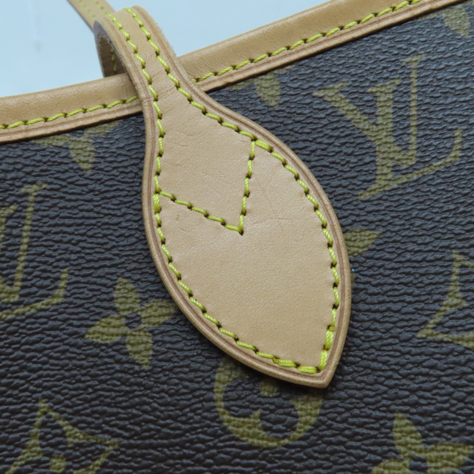 LOUIS VUITTON Monogram Neverfull PM金扣手挽袋啡色