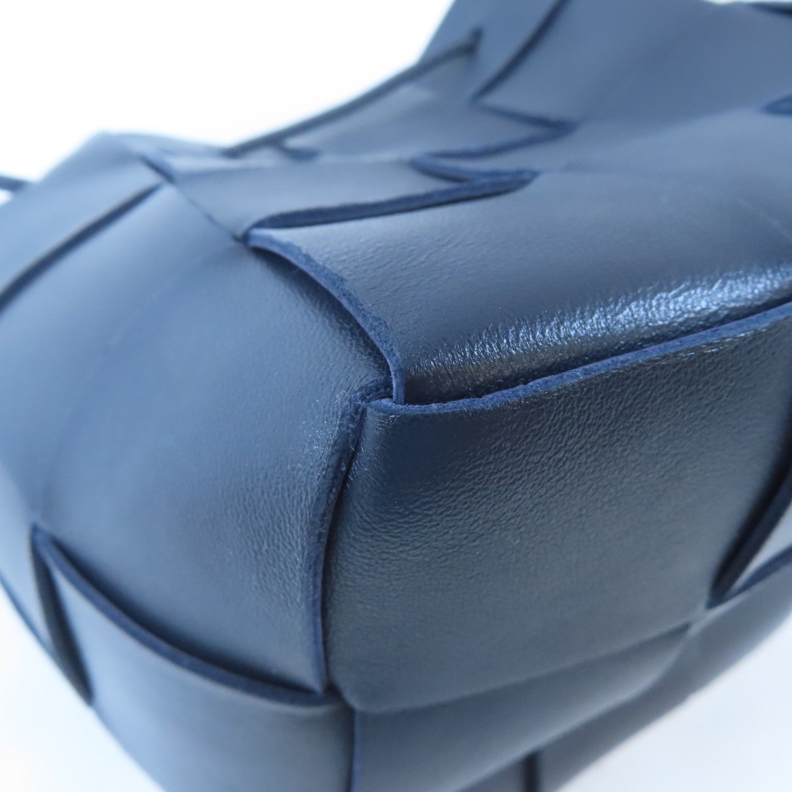 BOTTEGA VENETA 織紋皮革Cassette Bucket肩背袋黑色