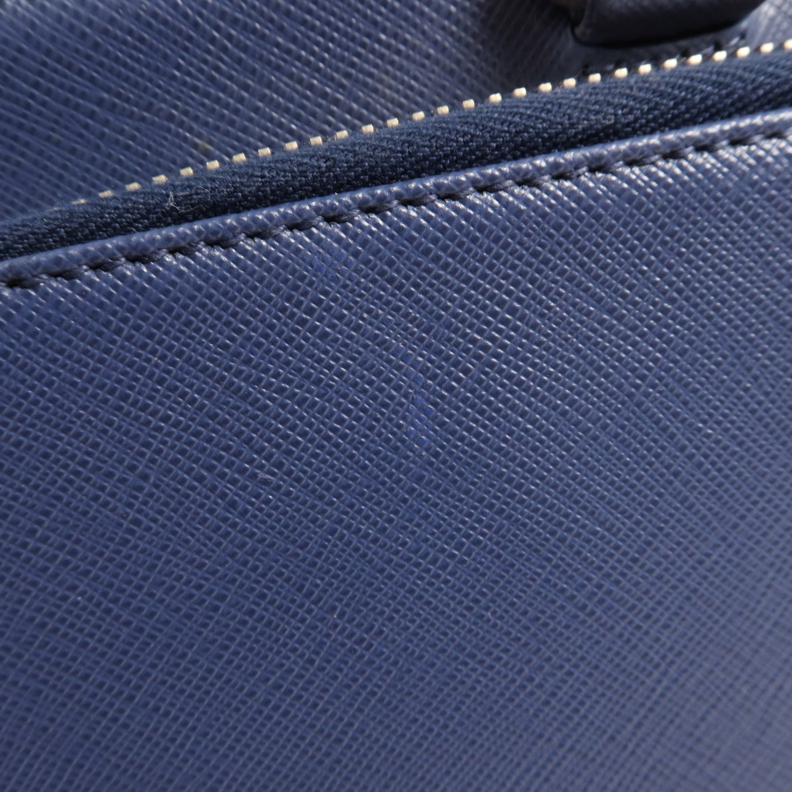 PRADA 牛皮皮革Briefcase銀扣公事包