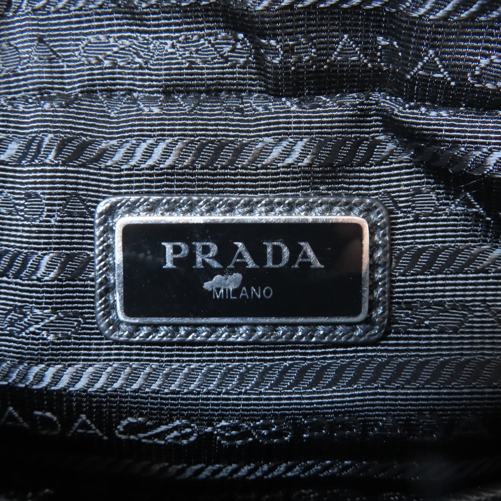 PRADA 【激減優惠】尼龍Shoulder Bag銀扣肩背袋黑色