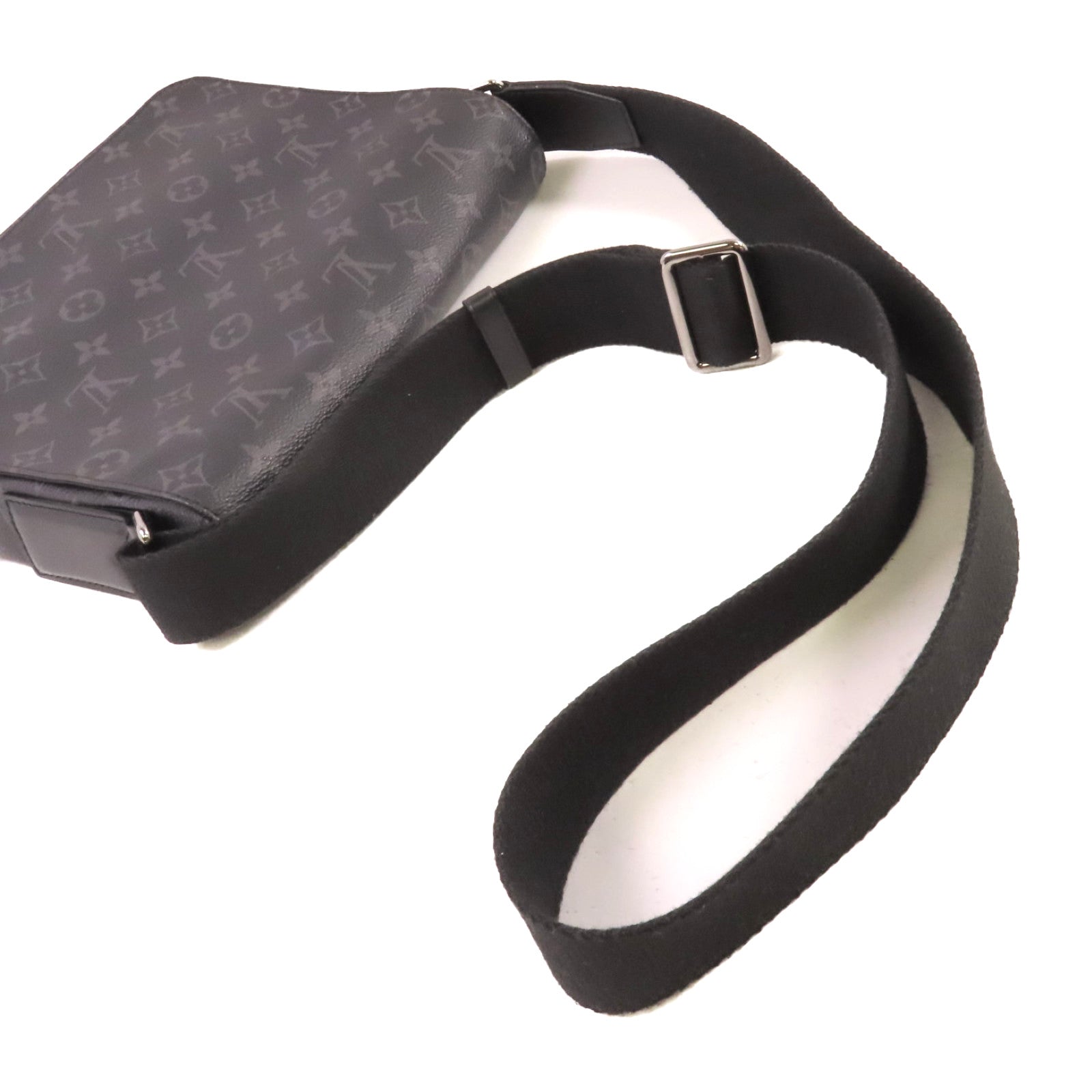 LOUIS VUITTON Monogram Eclipse District PM Shoulder Bag銀扣肩背袋黑色