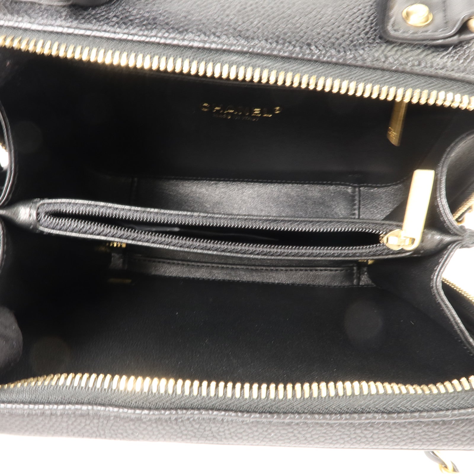 CHANEL 牛皮皮革CC Filigree Vanity Case Medium手挽肩背兩用袋