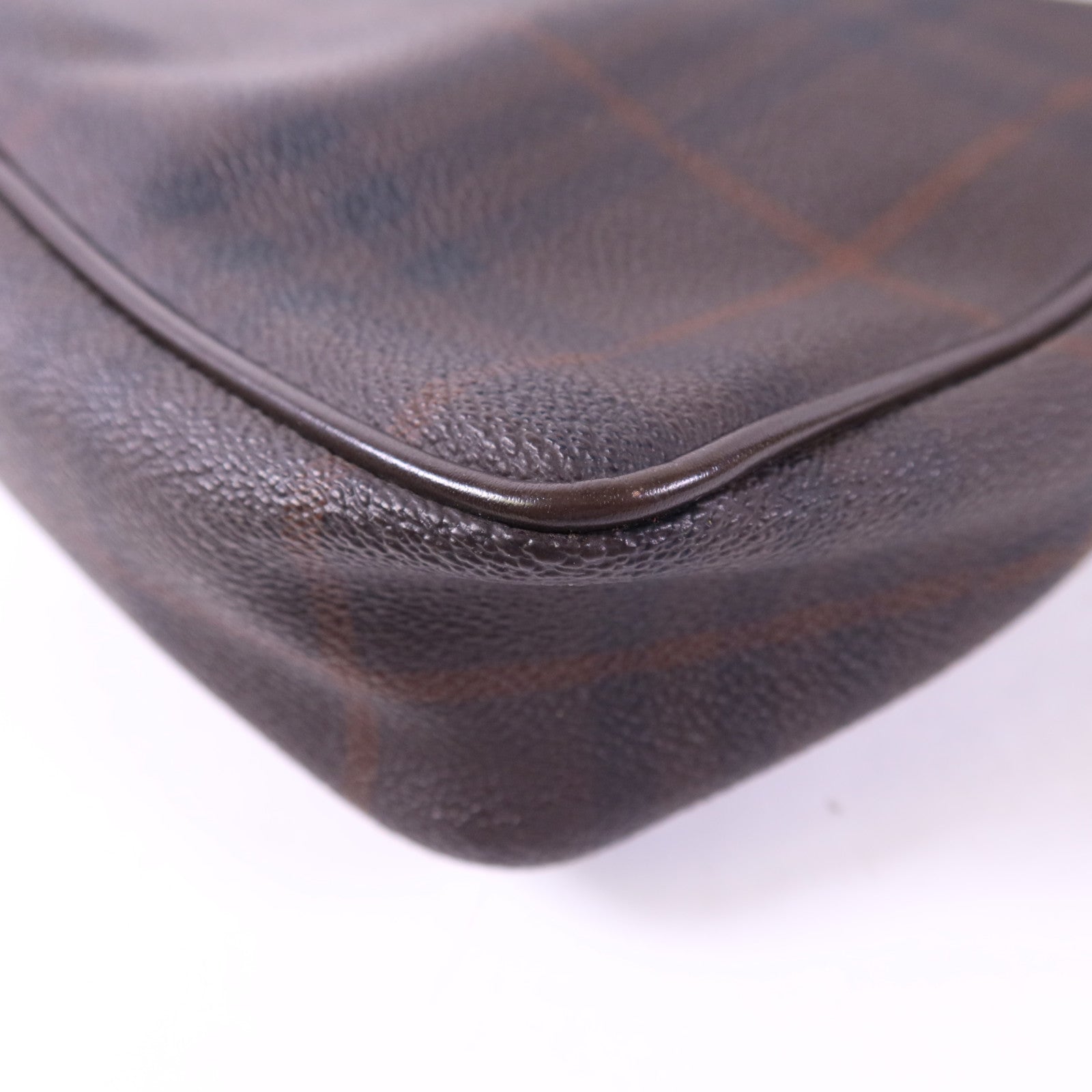 BURBERRY 塗層帆布Shoulder Bag銀扣肩背袋