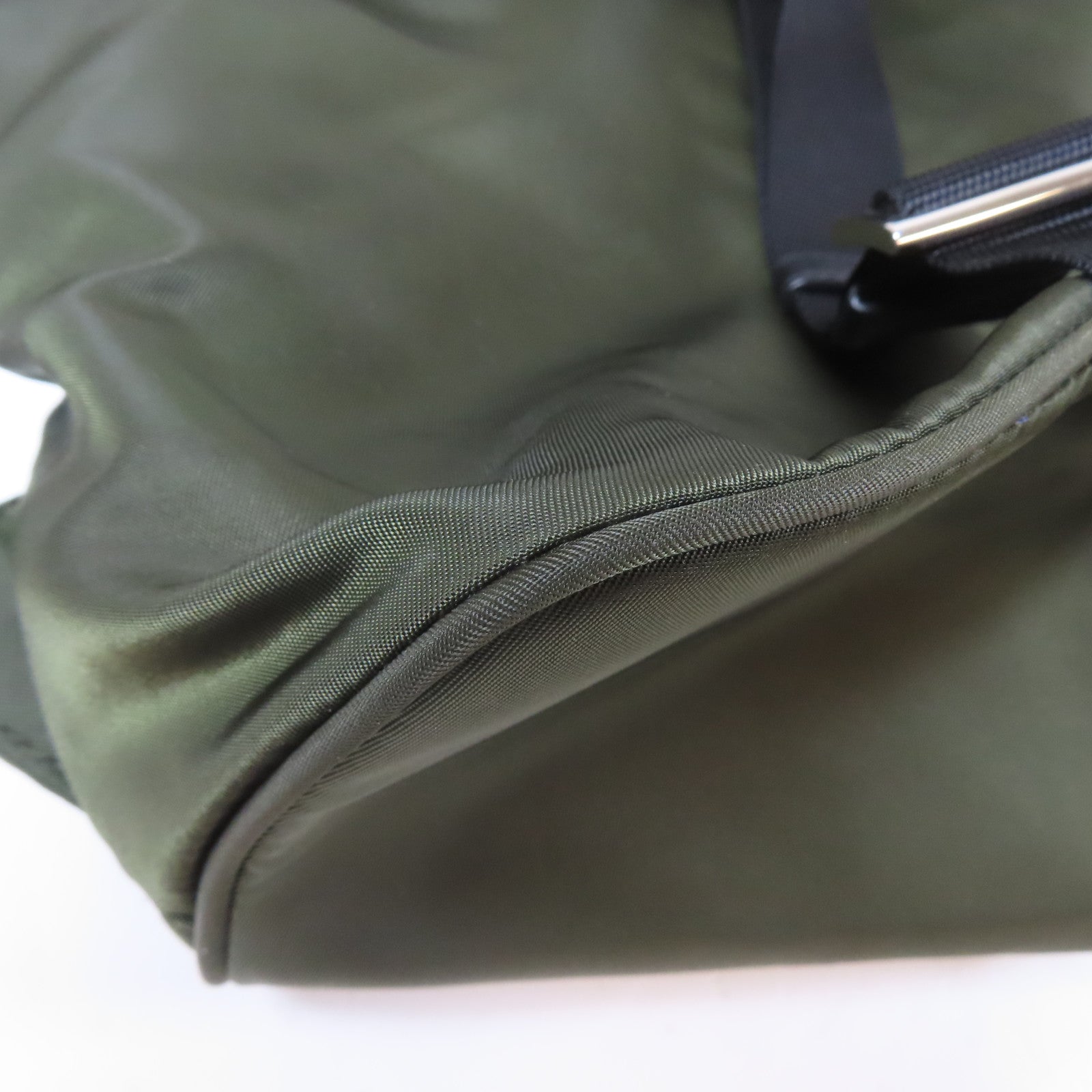 PRADA 尼龍Rucksack銀扣背包綠色