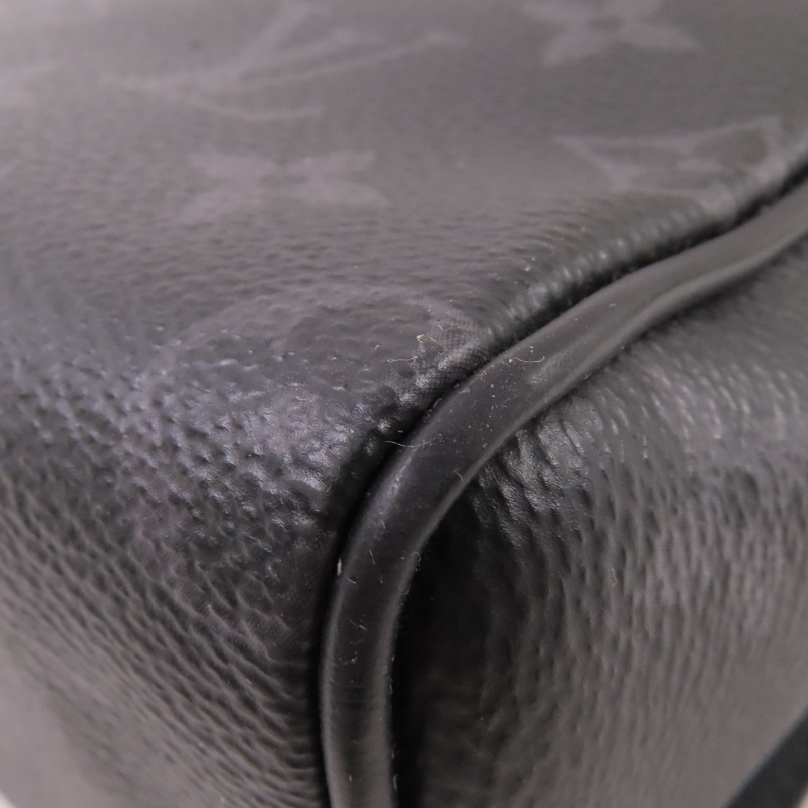 LOUIS VUITTON Monogram Eclipse District PM Shoulder Bag銀扣肩背袋黑色