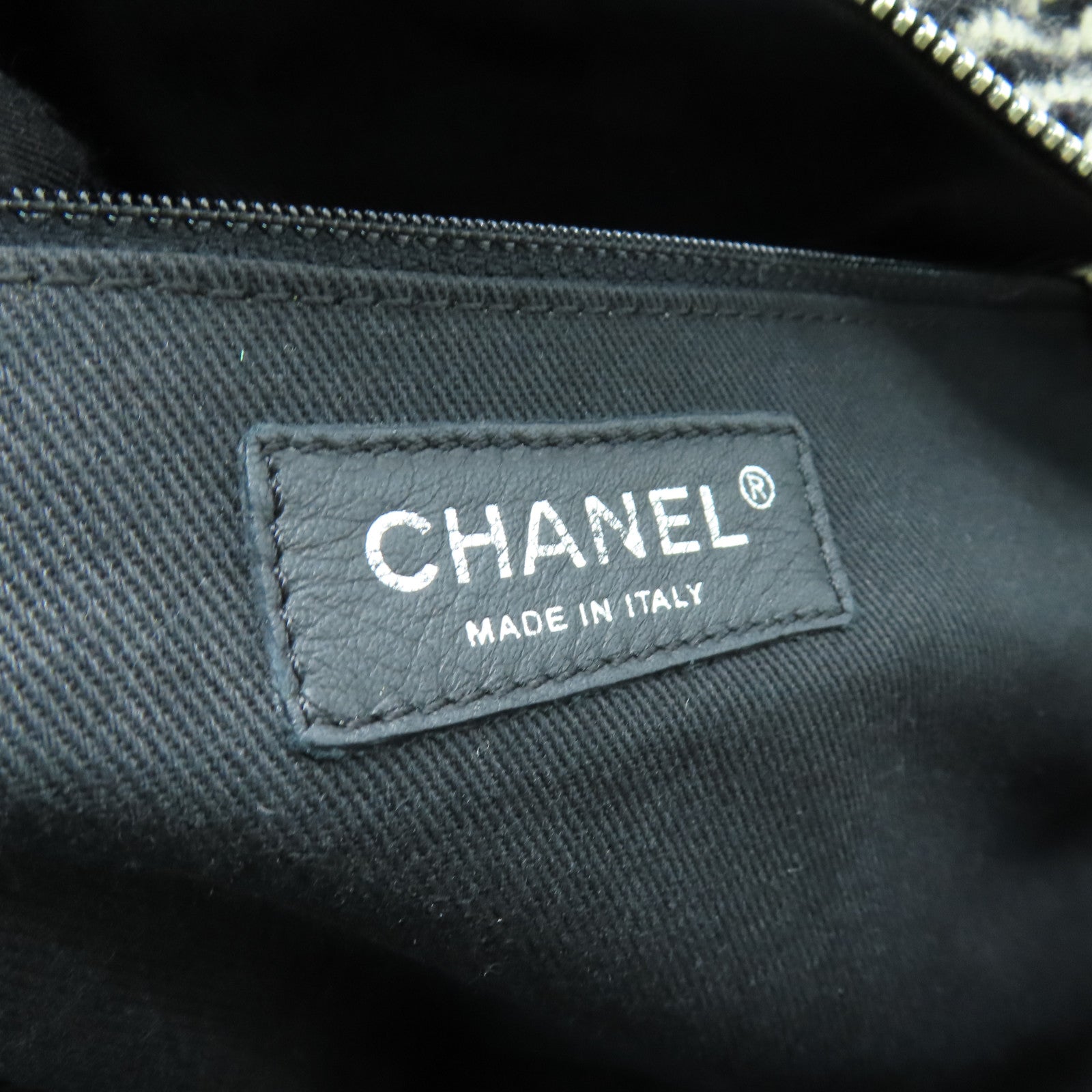 CHANEL 【清倉大減價】菱格牛皮皮革Tweed Hand Bag銀扣手挽袋黑色/白色