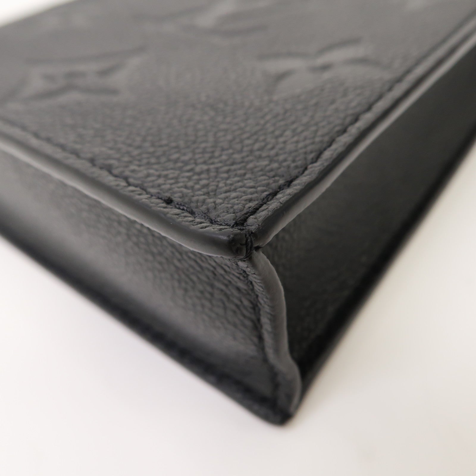 LOUIS VUITTON 【清倉大減價】Monogram Empreinte Petit Sac Plat金扣手挽肩背兩用袋黑色