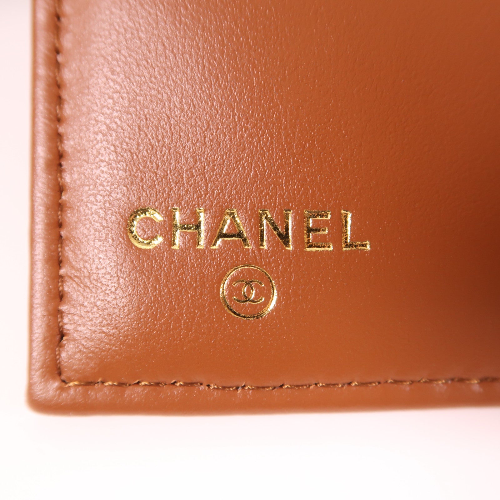 CHANEL 牛皮皮革Wallet金扣錢包