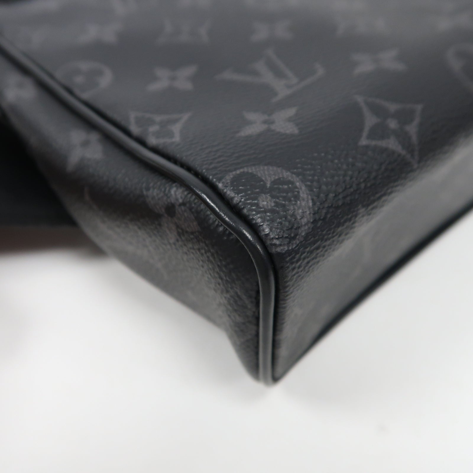 LOUIS VUITTON Monogram Eclipse District PM銀扣肩背袋黑色