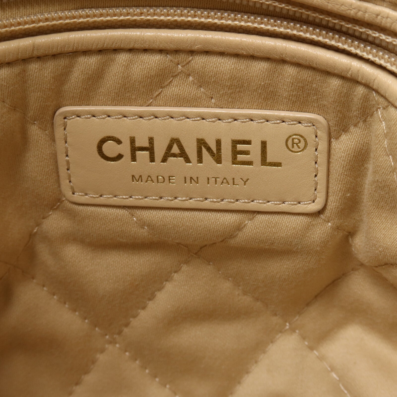 CHANEL 羊皮皮革Chanel 22 Medium鏈帶手挽袋