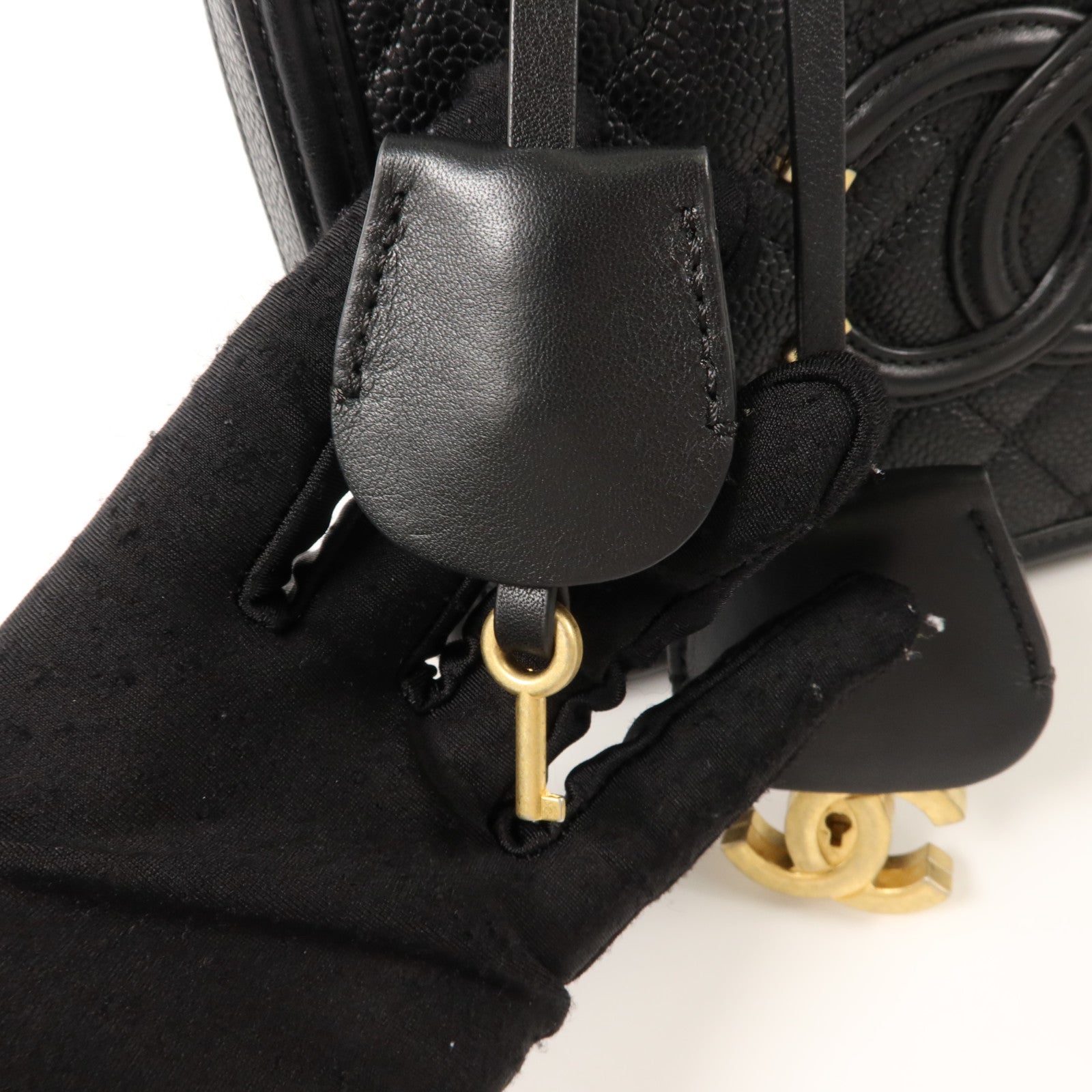 CHANEL 牛皮皮革CC Filigree Vanity Case Medium手挽肩背兩用袋
