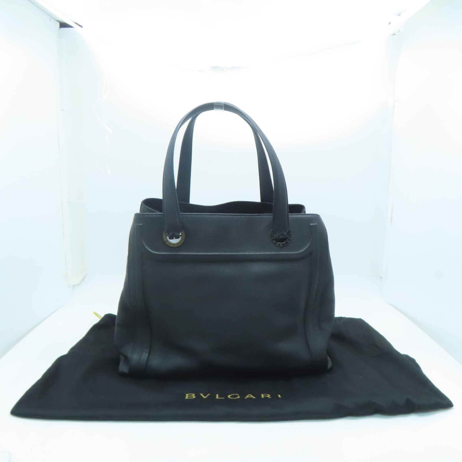 BVLGARI 【清倉大減價】牛皮皮革Shoulder Bag銀扣肩背袋黑色