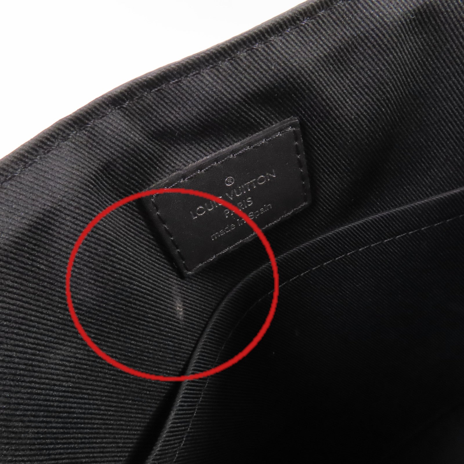 LOUIS VUITTON Monogram Eclipse District PM Shoulder Bag銀扣肩背袋黑色