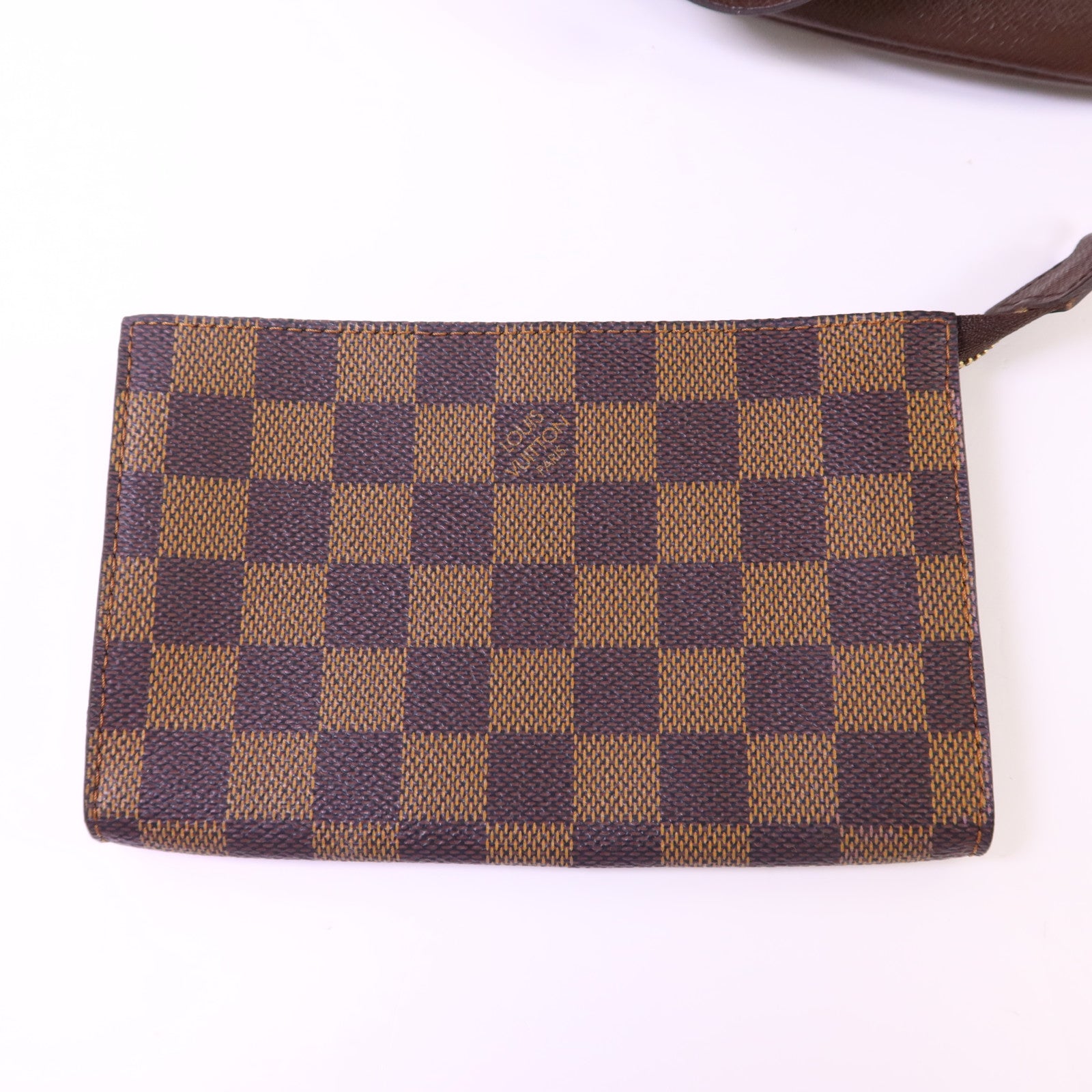 LOUIS VUITTON Damier Marais金扣肩背袋