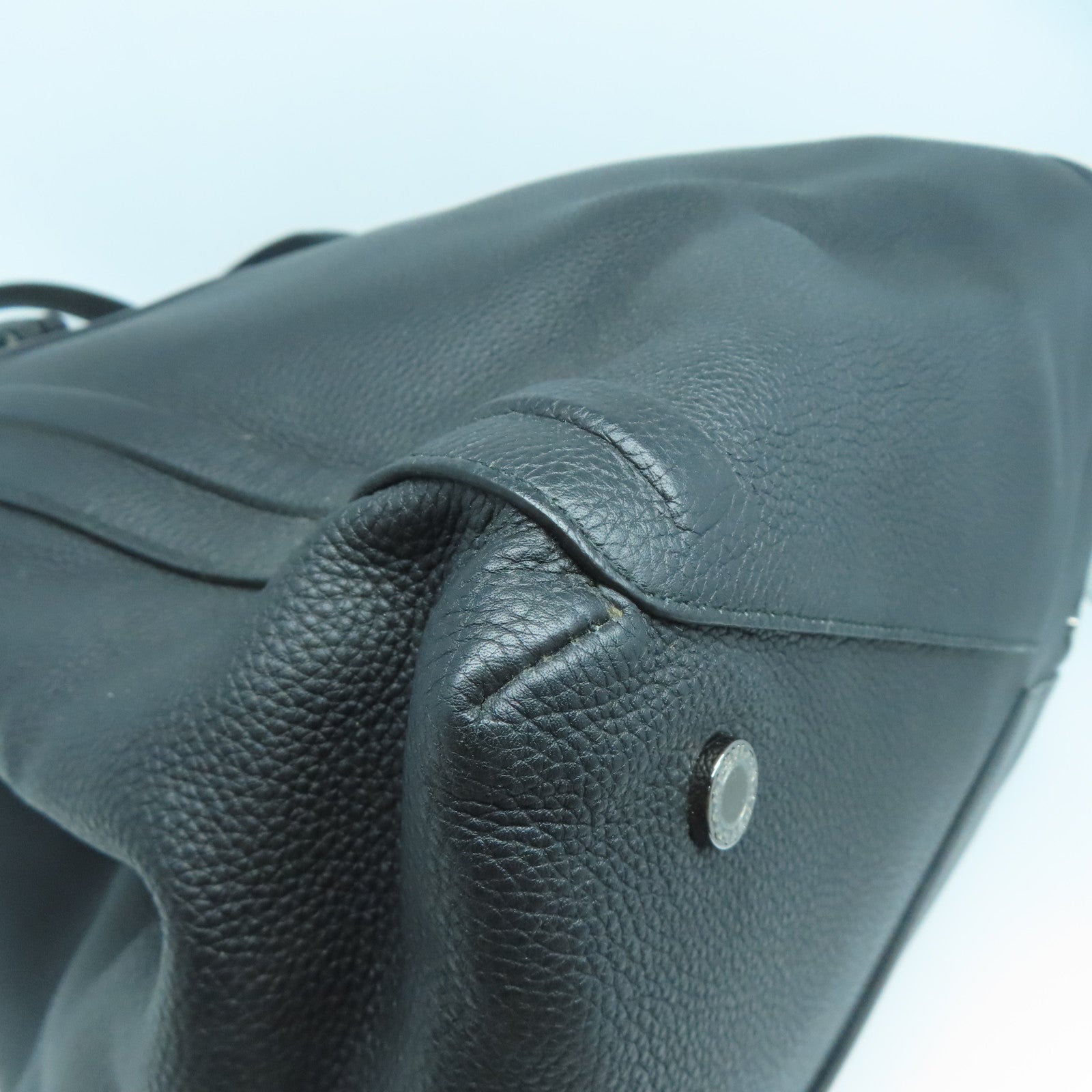 BVLGARI 【清倉大減價】牛皮皮革Shoulder Bag銀扣肩背袋黑色