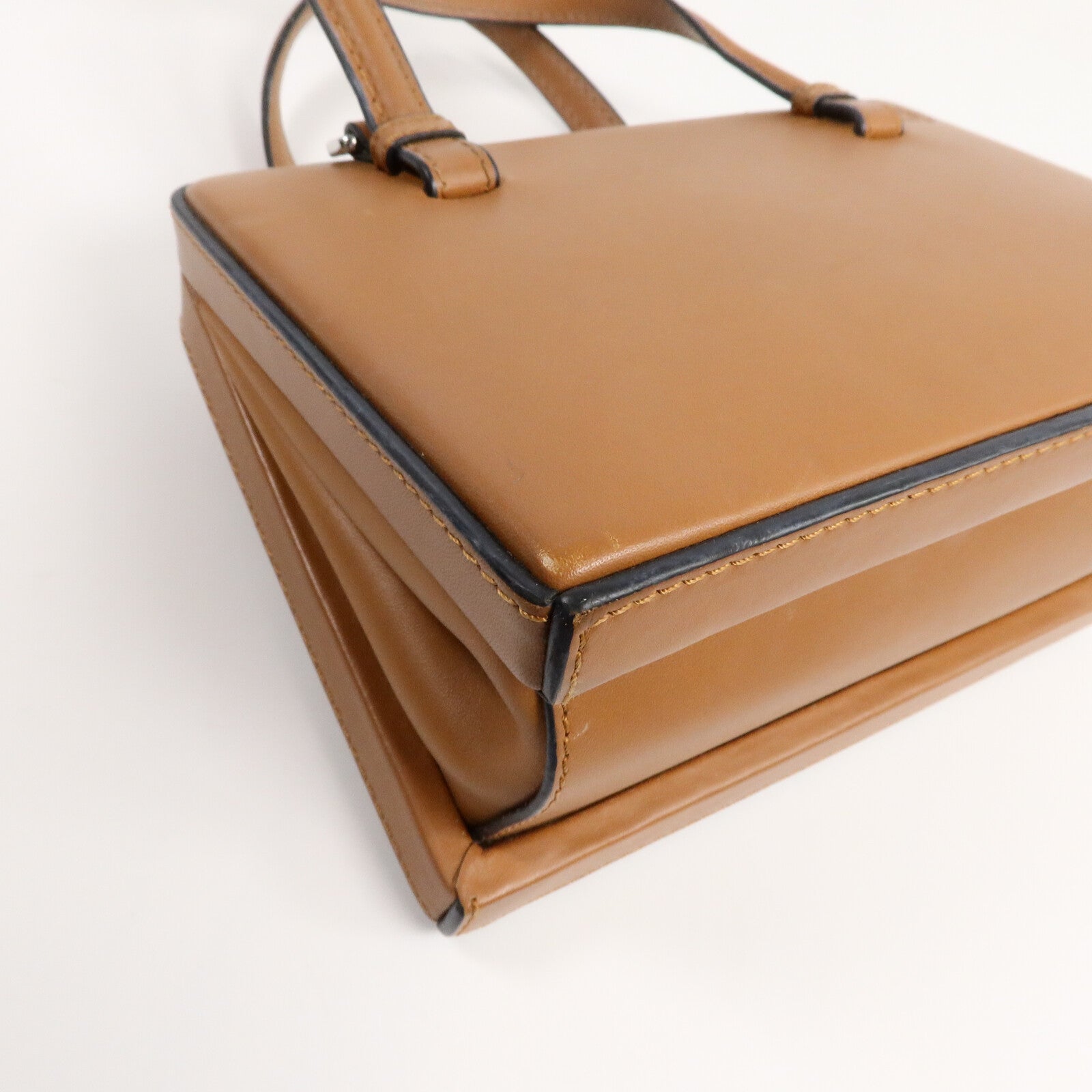 LOEWE 牛皮皮革Postal Small Bag手挽肩背兩用袋