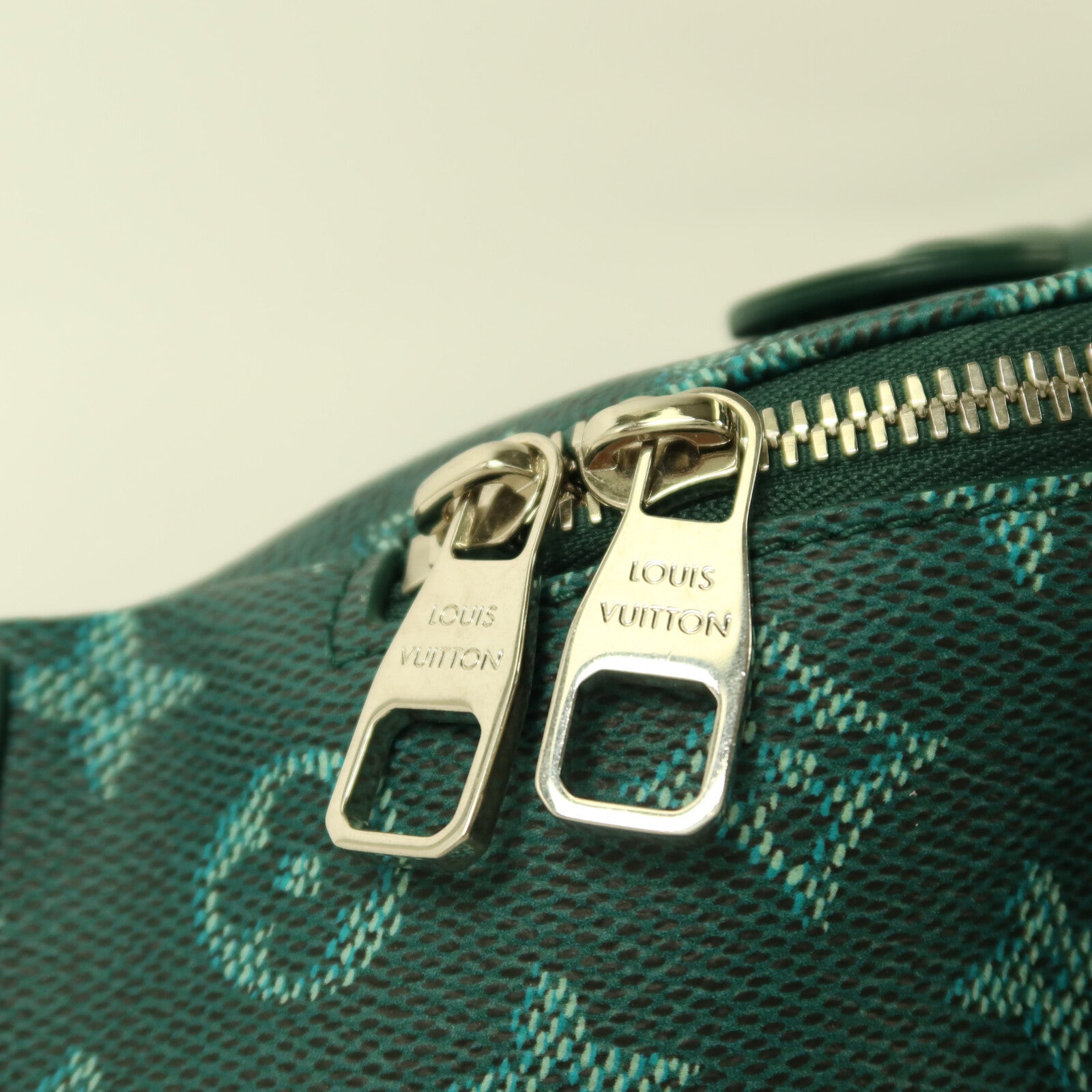 LOUIS VUITTON Monogram Heritage Dog LVers Rush Bumbag銀扣腰包